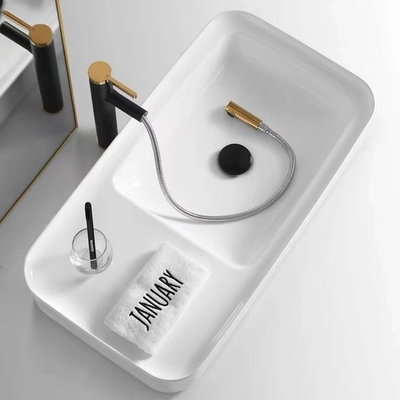 Faucet таза черноты водопада с золотым смесителем ручки горячим и холодным